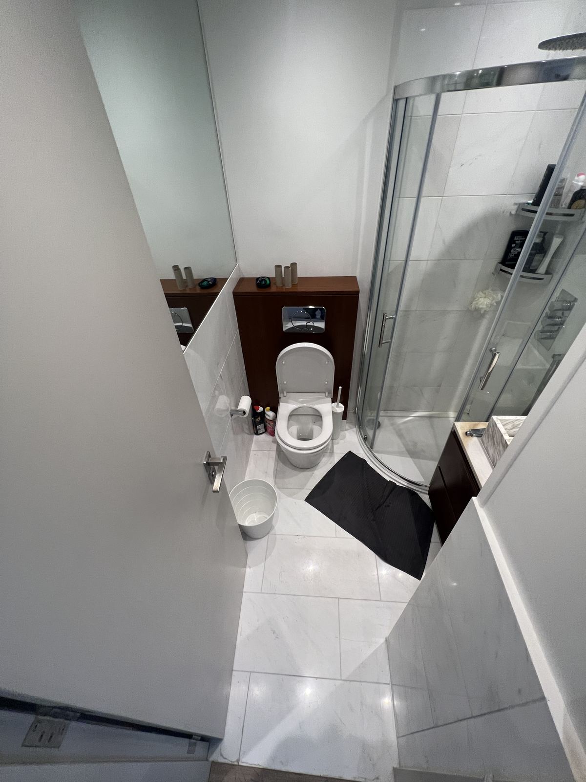 Original en-suite — A Small Room in Marble — En-suite, Clapham