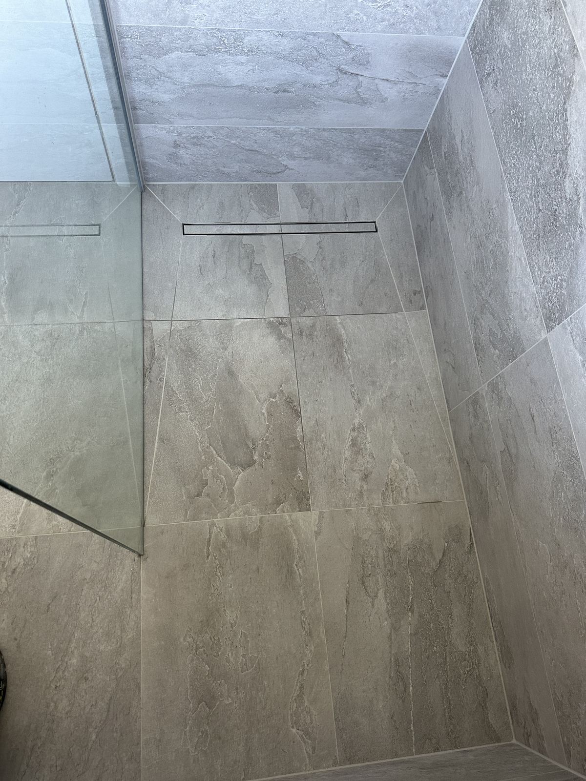 Linear drain — material reference