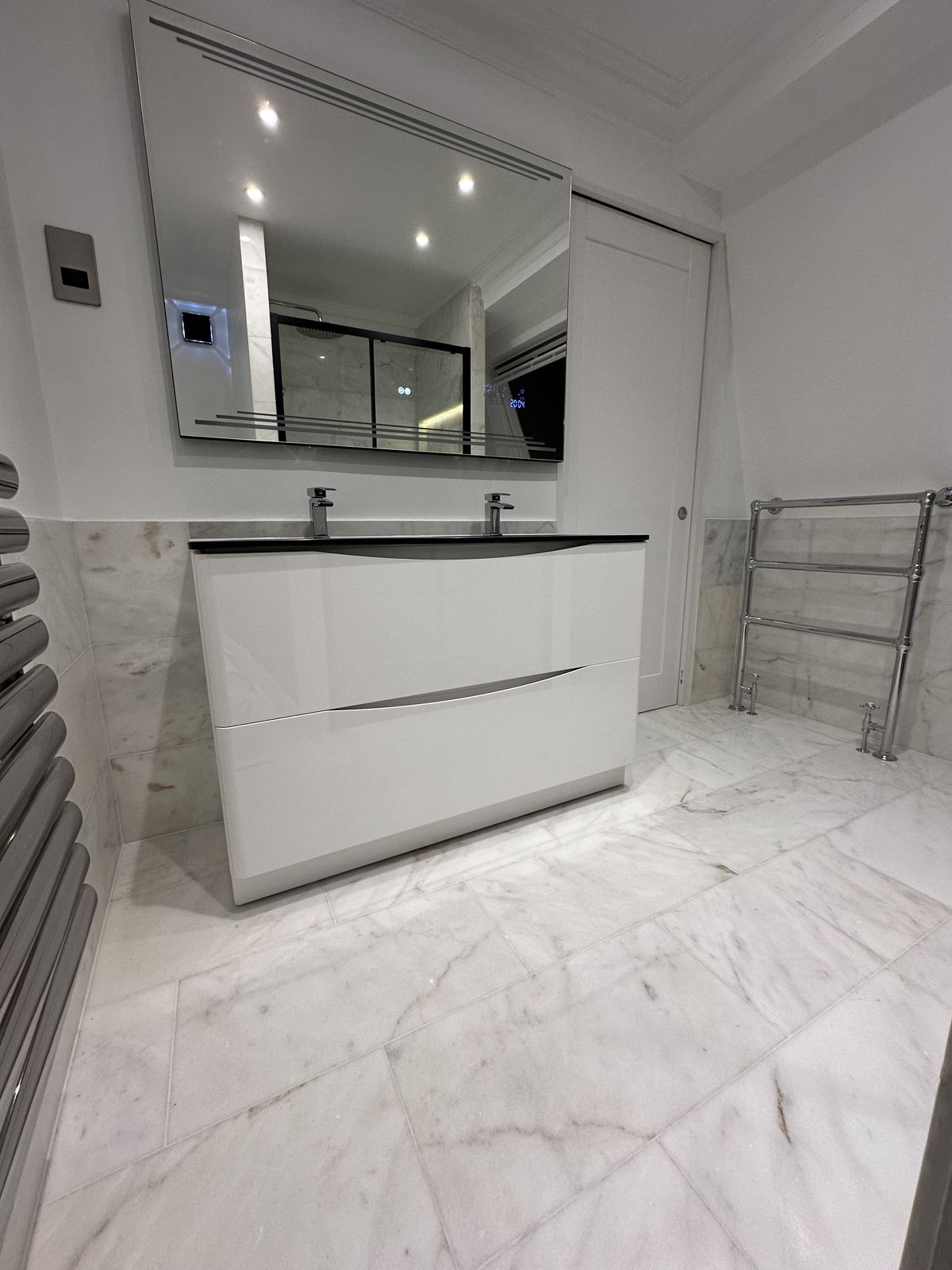 Towel rail — material reference