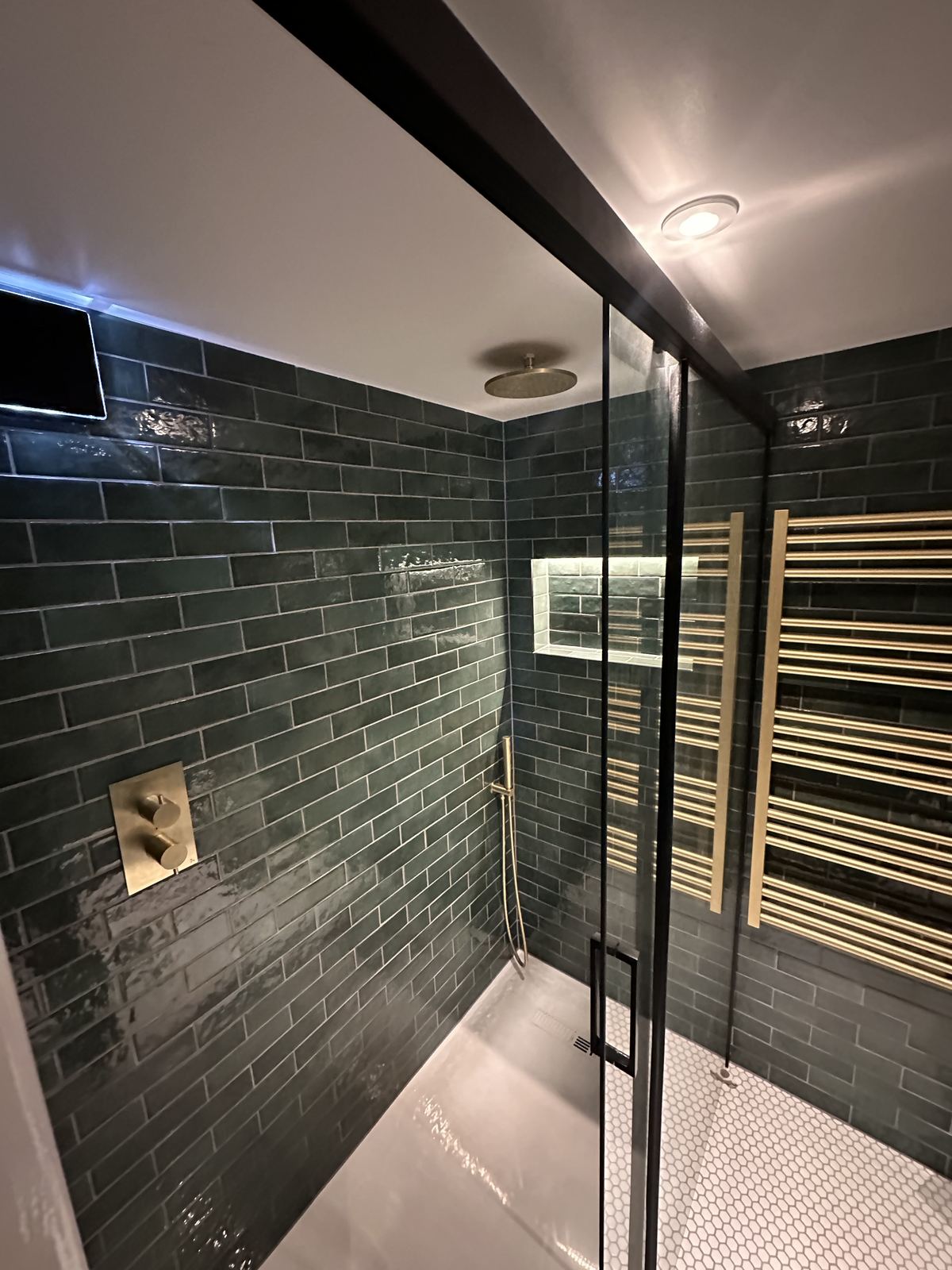 Green tiles — material reference