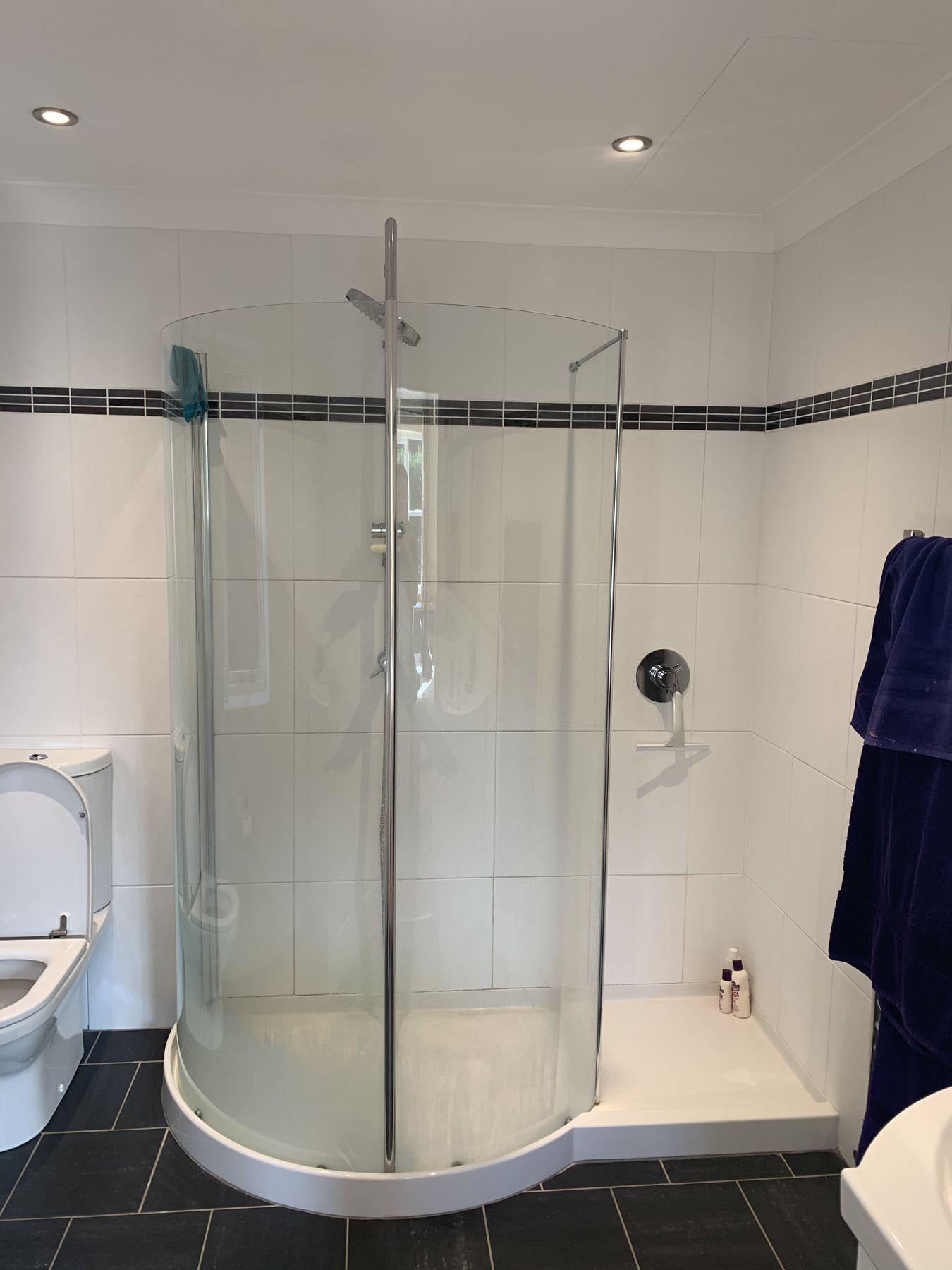 Dated suite — Gold Light, Soft Curves — Two Bathrooms, Marlow