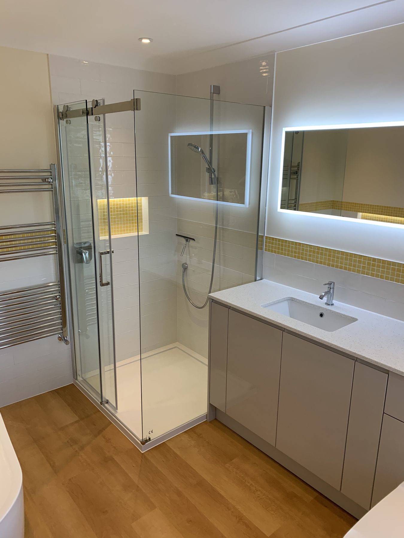Glass shower — material reference