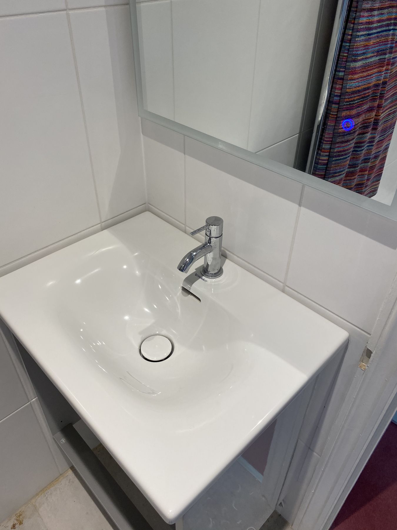 Second bathroom — material reference