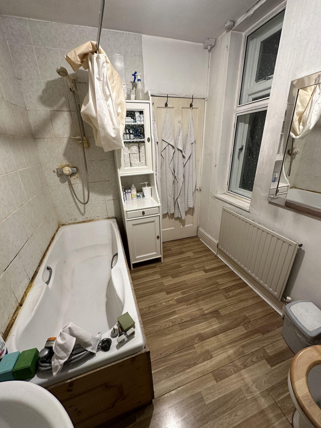 Old bath — Quiet Marble, Clear Glass — Bathroom, Bloomsbury