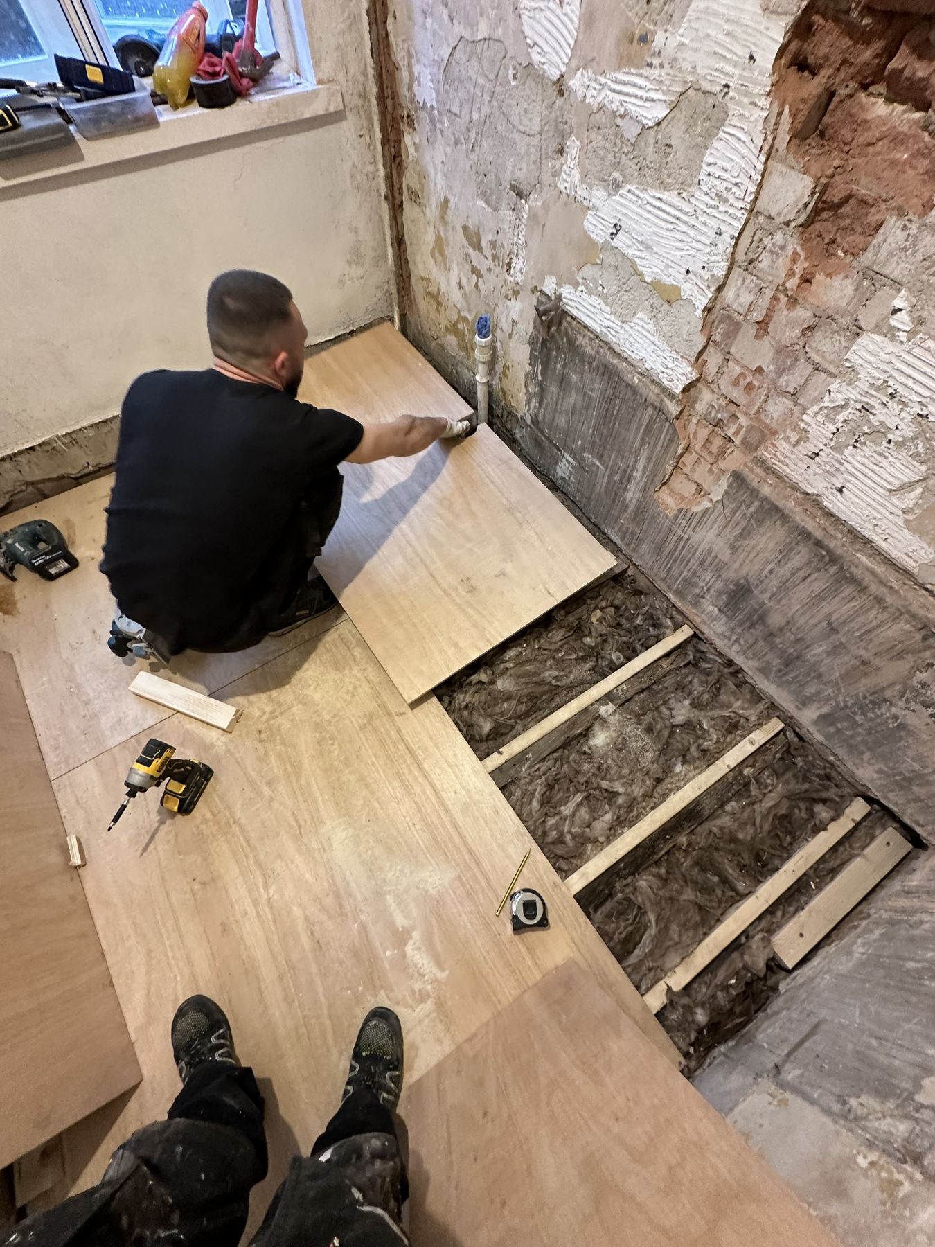 Strip-out — Quiet Marble, Clear Glass — Bathroom, Bloomsbury