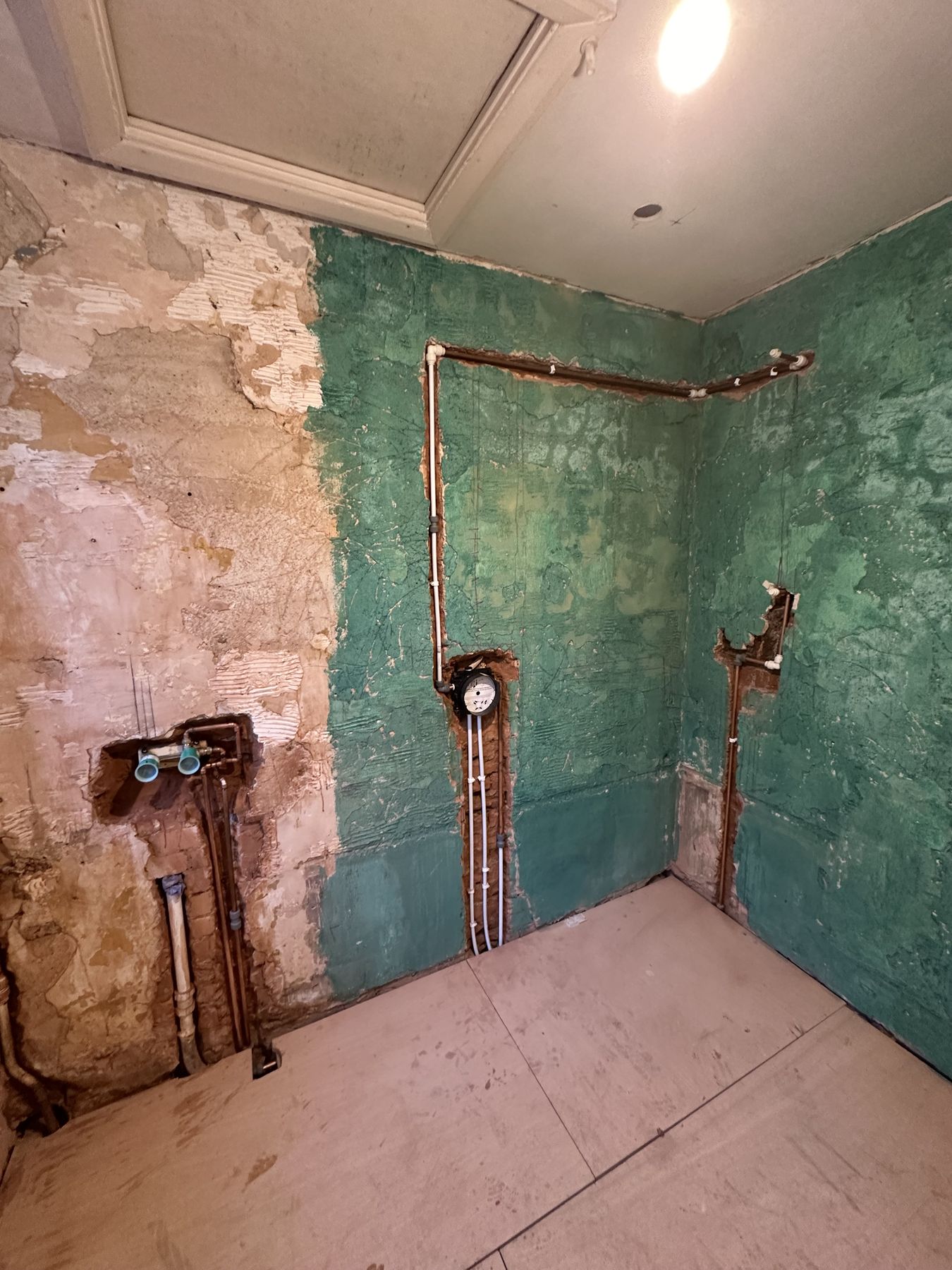 Services — Quiet Marble, Clear Glass — Bathroom, Bloomsbury