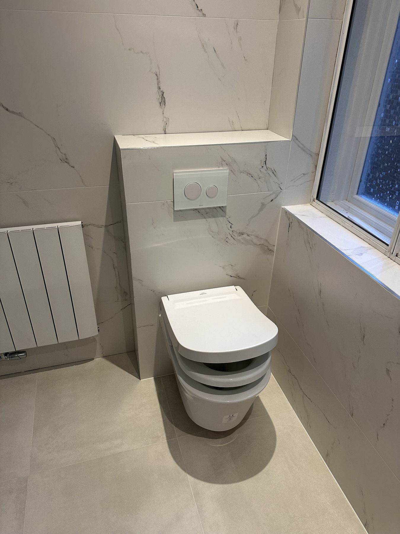 Wall-hung WC — material reference