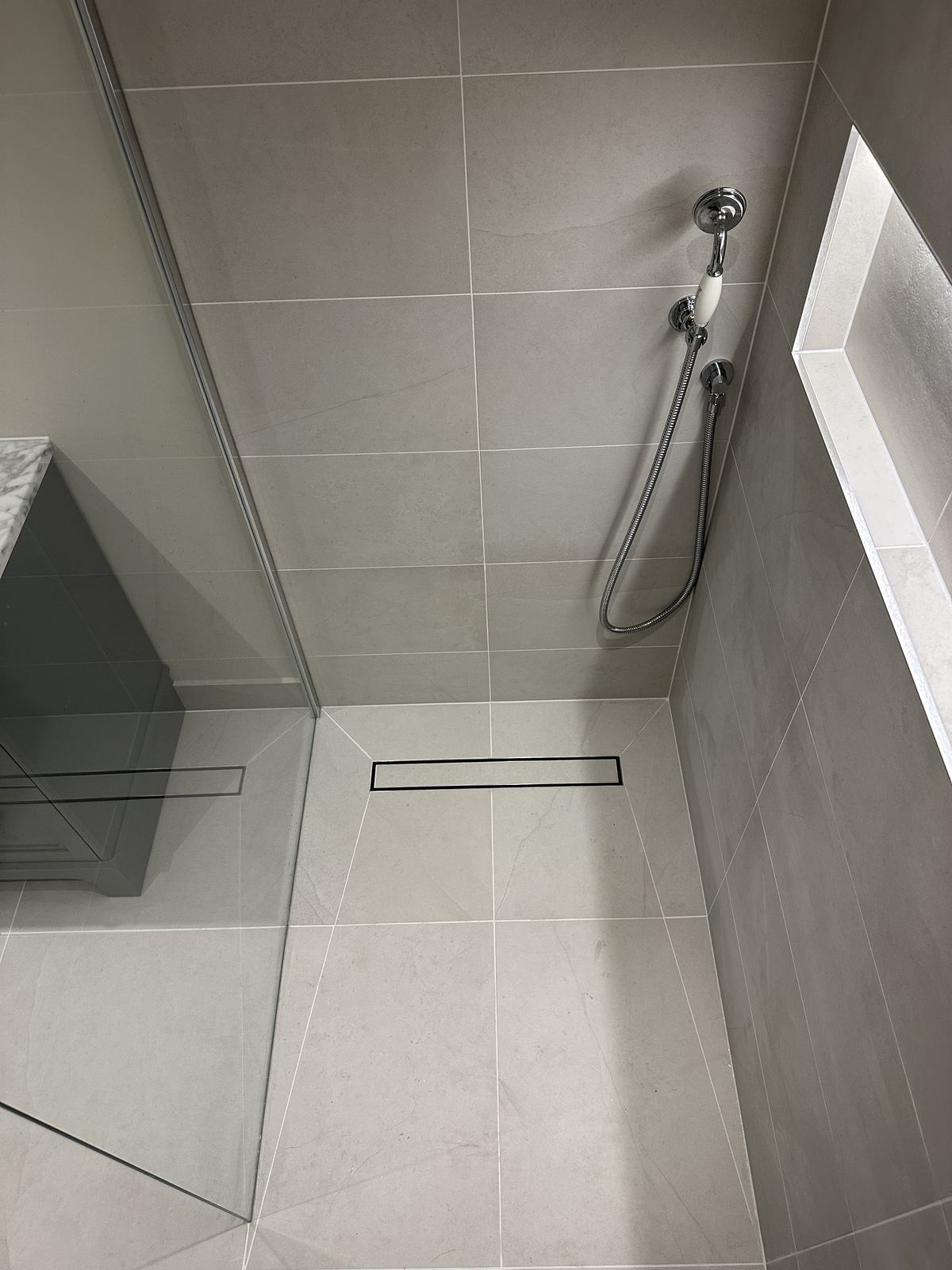 Linear drain